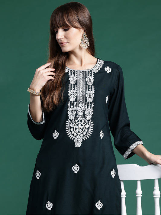 IE Green Embroidered Straight Kurtas