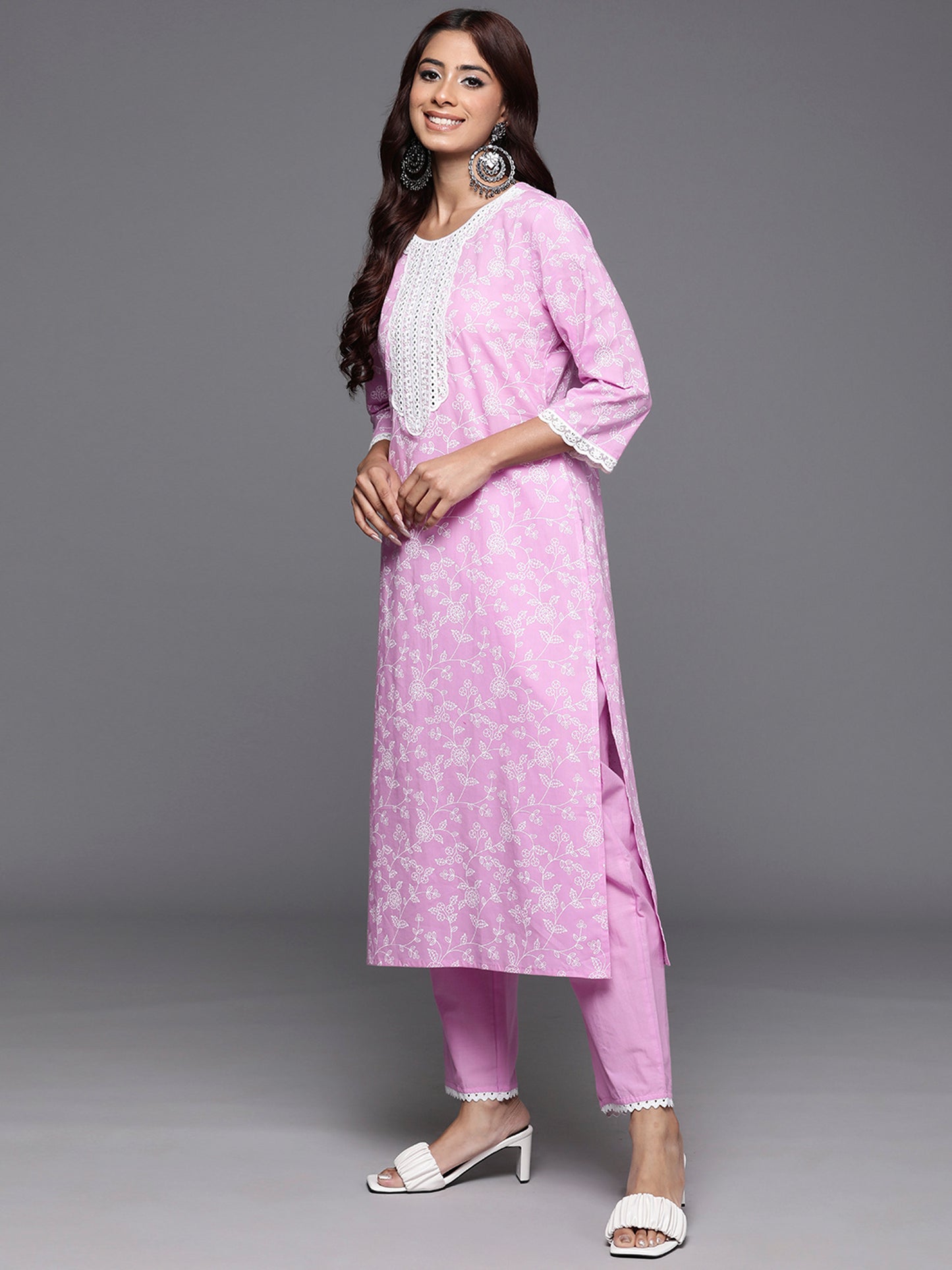 IE Lavender Printed Straight Kurta Trousers With Dupatta Set