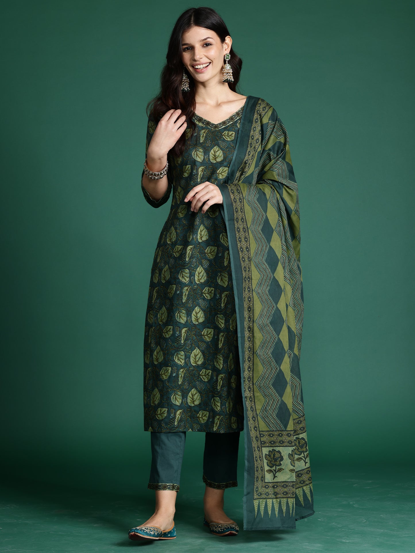 IE Green Printed Straight Kurta Trousers With Dupatta Set