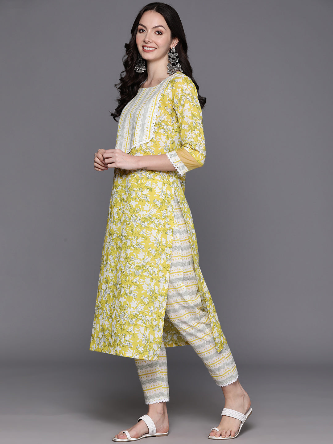 IE Green Printed Straight Kurta Trousers With Dupatta Set